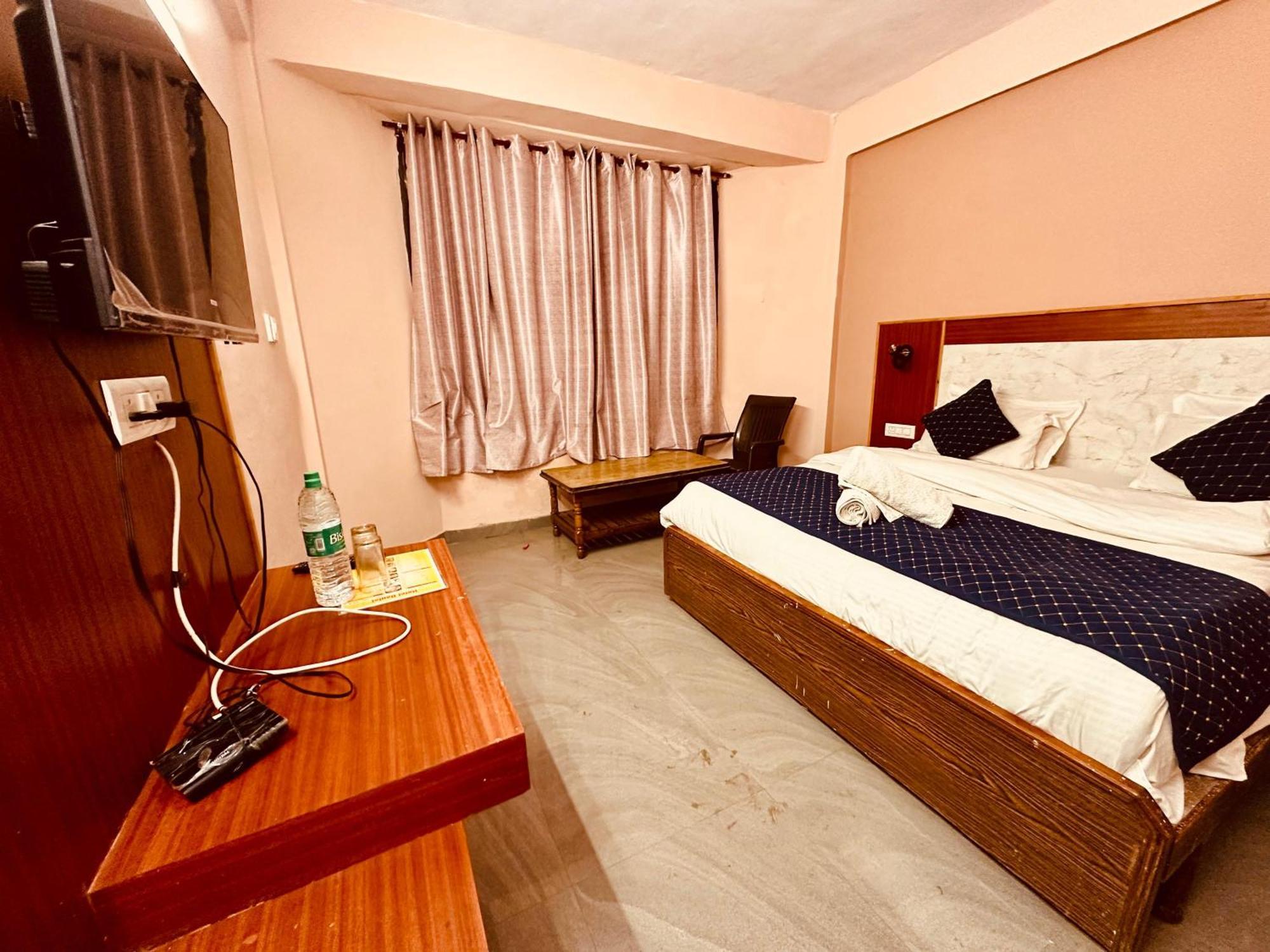 Hotel D Kanchan Manali Exterior photo
